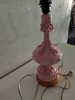 Lámpara de cerámica rosa y dorada