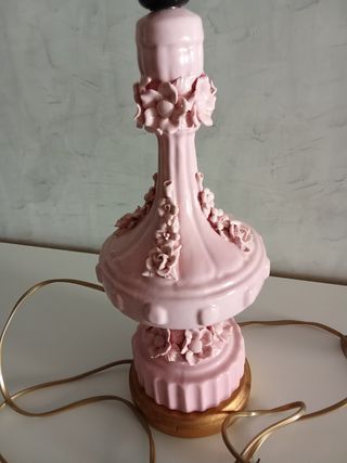 Lámpara de cerámica rosa y dorada