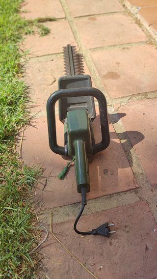 Cortasetos Eléctrico Black and Decker GT 230