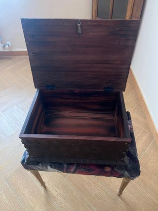 Baúl artesanal tallado Toledano en Fuenlabrada