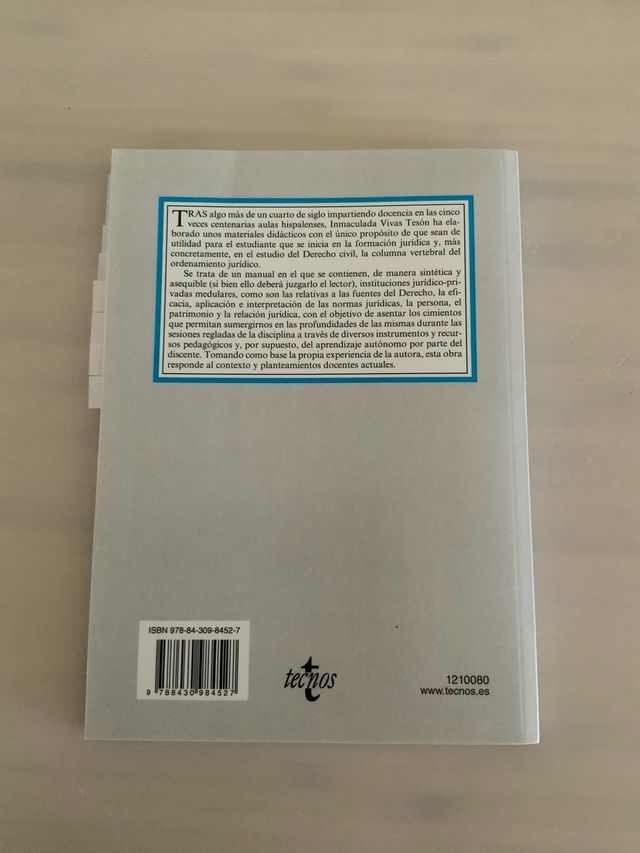 Instituciones básicas de derecho civil: Introdu...