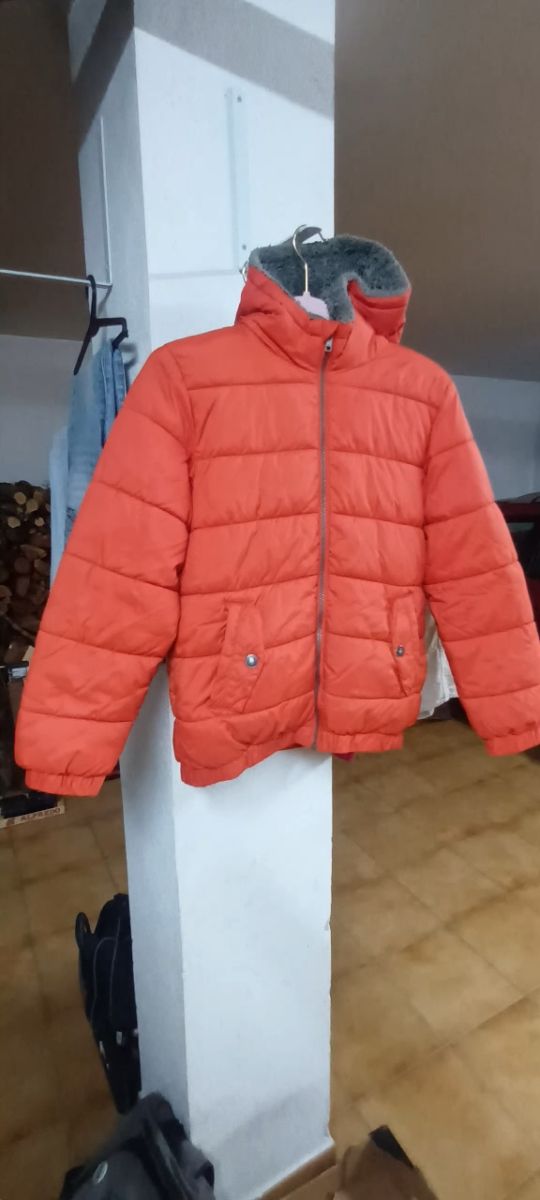 Chaqueta naranja plumón sintético forro borreguito