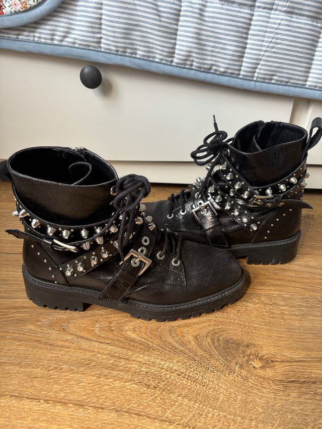 Botas Zara Talla 37 con tachuelas