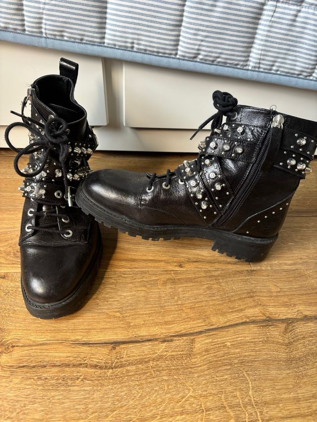 Botas Zara Talla 37 con tachuelas