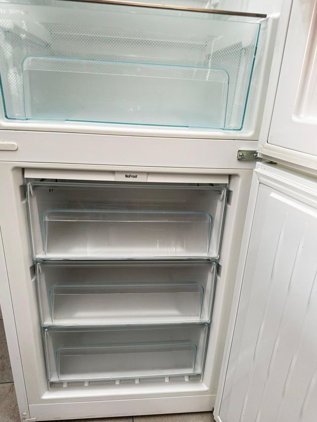 FRIGORÍFICO COMBI NO FROST MARCA LIEBHERR A++