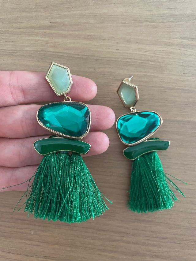 Pendientes largos verdes y dorados
