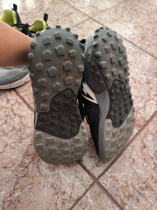 Deportivas Nike Trail Negras y Grises