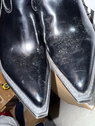 Botas camperas altas con diseño de llamas