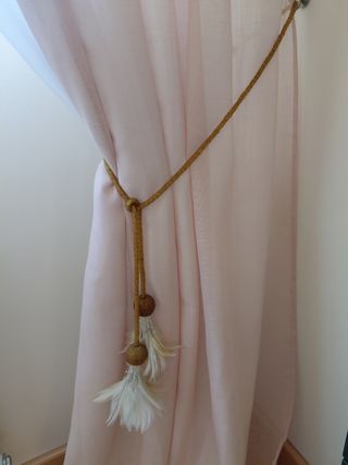 Maniglie per tende con perline dorate piume.