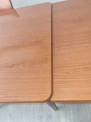 Mesa de comedor extensible y 4 sillas