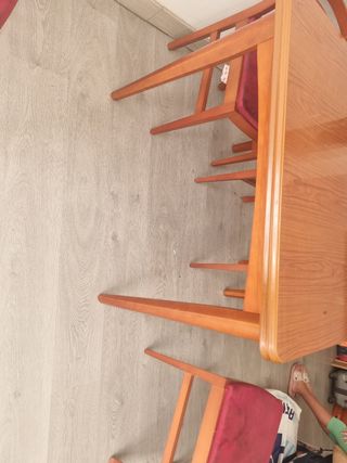 Mesa de comedor extensible y 4 sillas