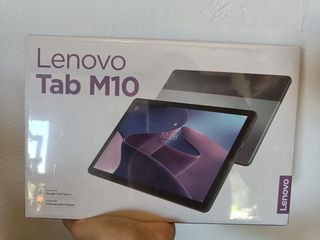 Tablet Lenovo Tab M10 empaquetada
