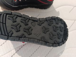 Botas de montaña Quechua talla 34