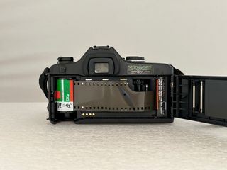 Cámara Yashica 108 Multiprogram + Objetivo