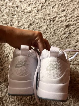 Zapatillas Nike Air Max Motion LW Blancas 36.5