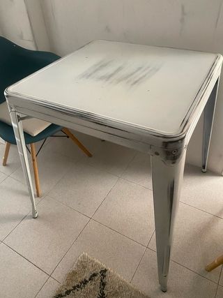 Mesa de hierro