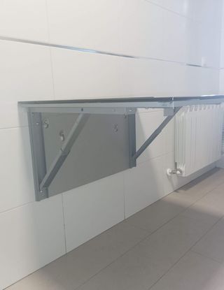 Mesa de cocina de cristal negra