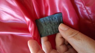 Chaqueta Purificación García Granate roja