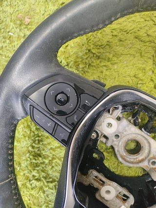 Volante Toyota Corolla / CHR 2021 con levas