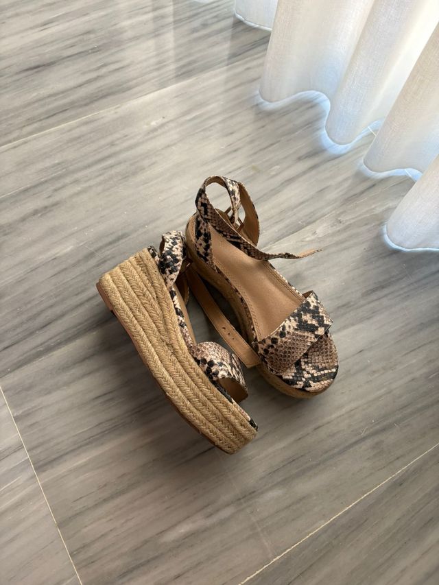 Sandalias cuña Pinkie piel serpiente