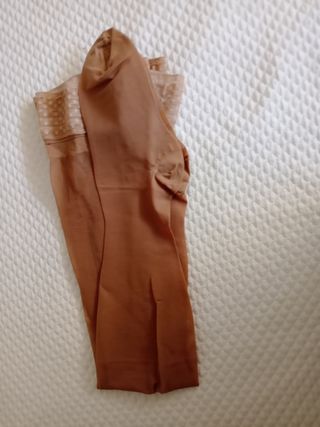 Medias de Compresión Largas Beige