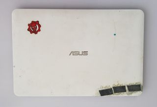 GEARS OF WAR ASUS i3 con 2 discos duros