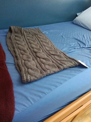 Bufandas Infinitas Grises y Rojas, nueva sin usar,