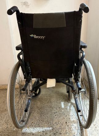 Silla ruedas plegable con ruedas de autopropulsión