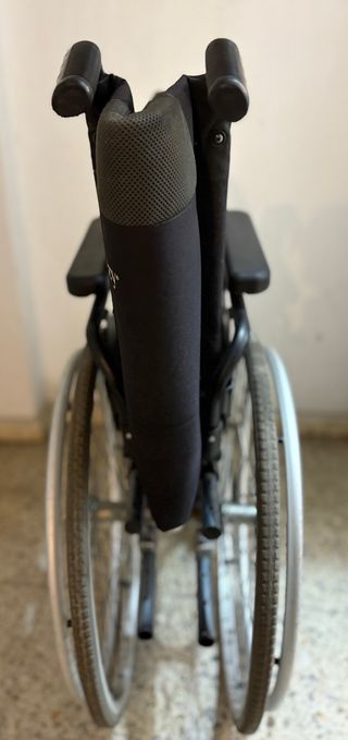 Silla ruedas plegable con ruedas de autopropulsión