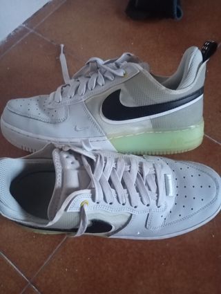 Zapatillas Nike Air Force 1 Grises y Blancas