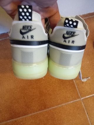 Zapatillas Nike Air Force 1 Grises y Blancas