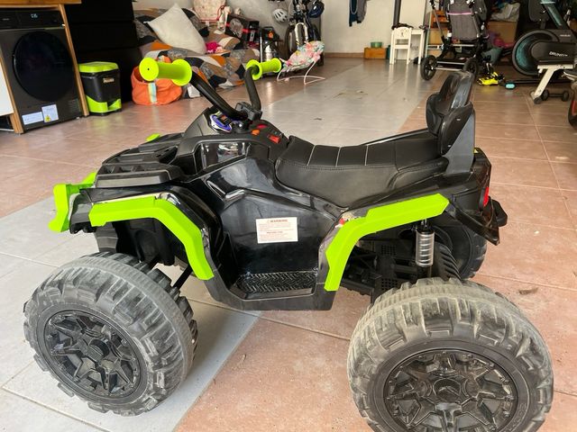 Quad eléctrico infantil