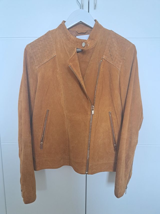 Cazadora de ante marrón color mostaza