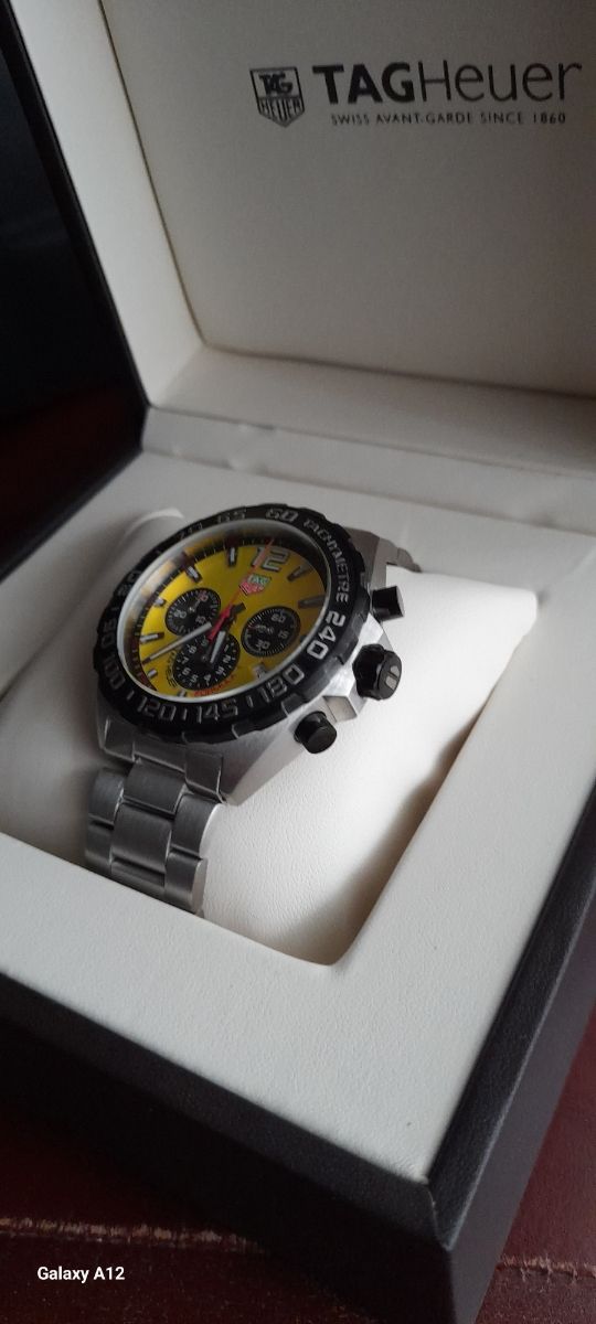 Orologio  Crono Giallo nuovo full set.