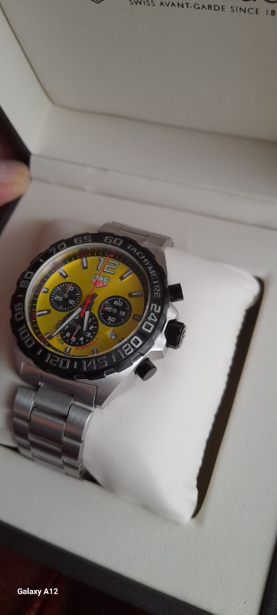 Orologio  Crono Giallo nuovo full set.
