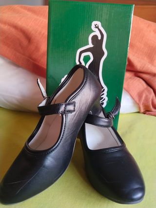 Zapatos de colegio y baile negros