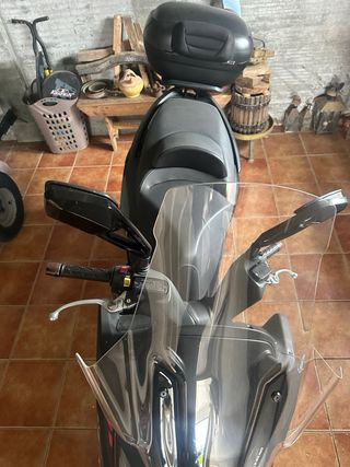 Moto Scooter Gris Oscuro