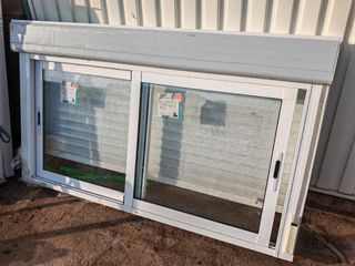 2 Ventanas corredera con persiana