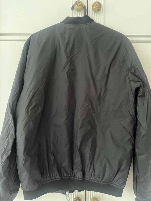 Cazadora Bomber Pull&Bear Negra Talla S