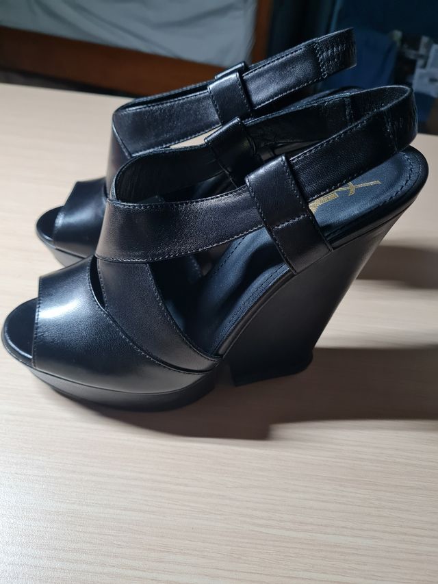 Sandalias Yves Saint Laurent Negras