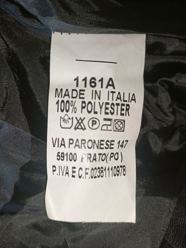 Piumino corto da donna nero