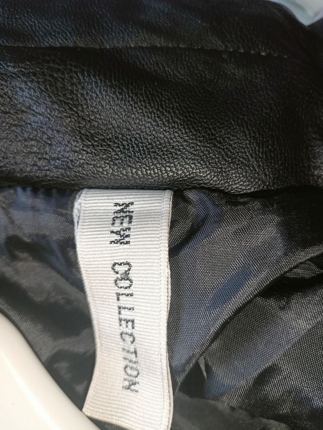 Piumino corto da donna nero