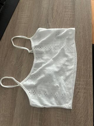 Top blanco con encaje