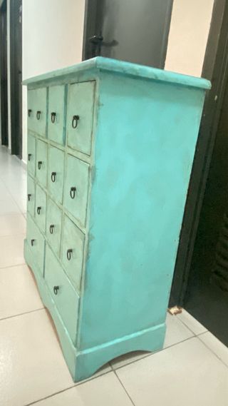 Mueble vintage azul teal de madera