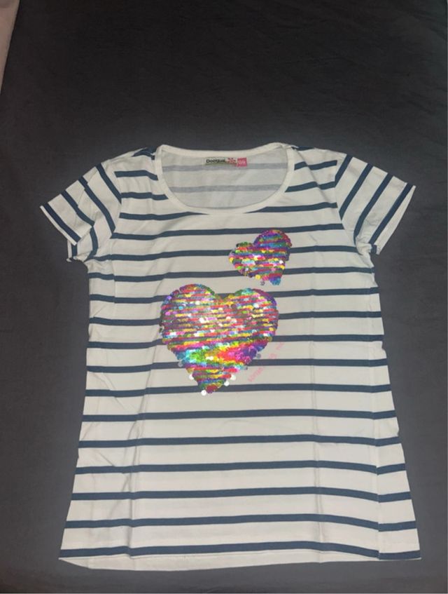 Camiseta Desigual rayas y corazones lentejuelas