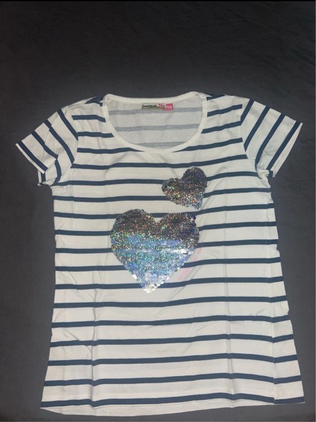 Camiseta Desigual rayas y corazones lentejuelas