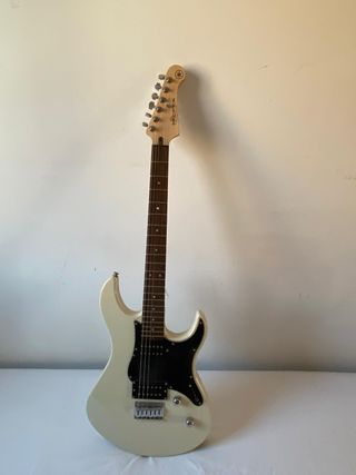 Guitarra Eléctrica Yamaha Pacifica 120H VW