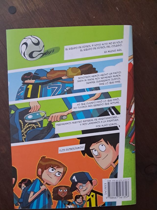 Los Futbolísimos 1: El misterio de los árbitros...