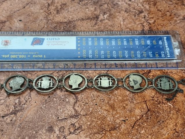 Bracciale a maglie con scudi e profili in argento