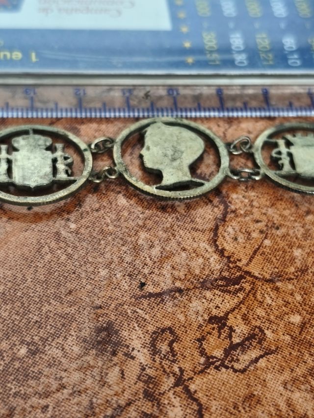 Bracciale a maglie con scudi e profili in argento